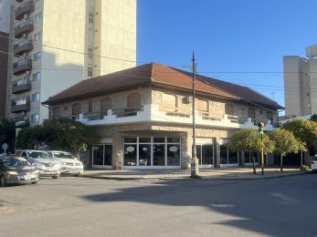 2 LOCAL + CASA DE 6 DORMITORIOS, EN VENTA, BARRIO CENTRO EN BAHIA BLANCA